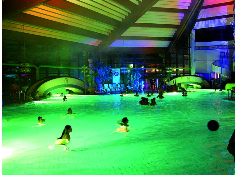 Omnilux PAR-64 240V/500W GX16d NSP 300h H 